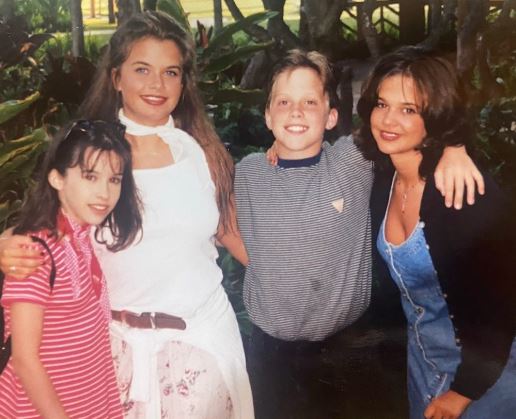 Wendy Chabert with her sisters Lacey Chabert and Chrissy Chabert and brother Tony J. Chabert